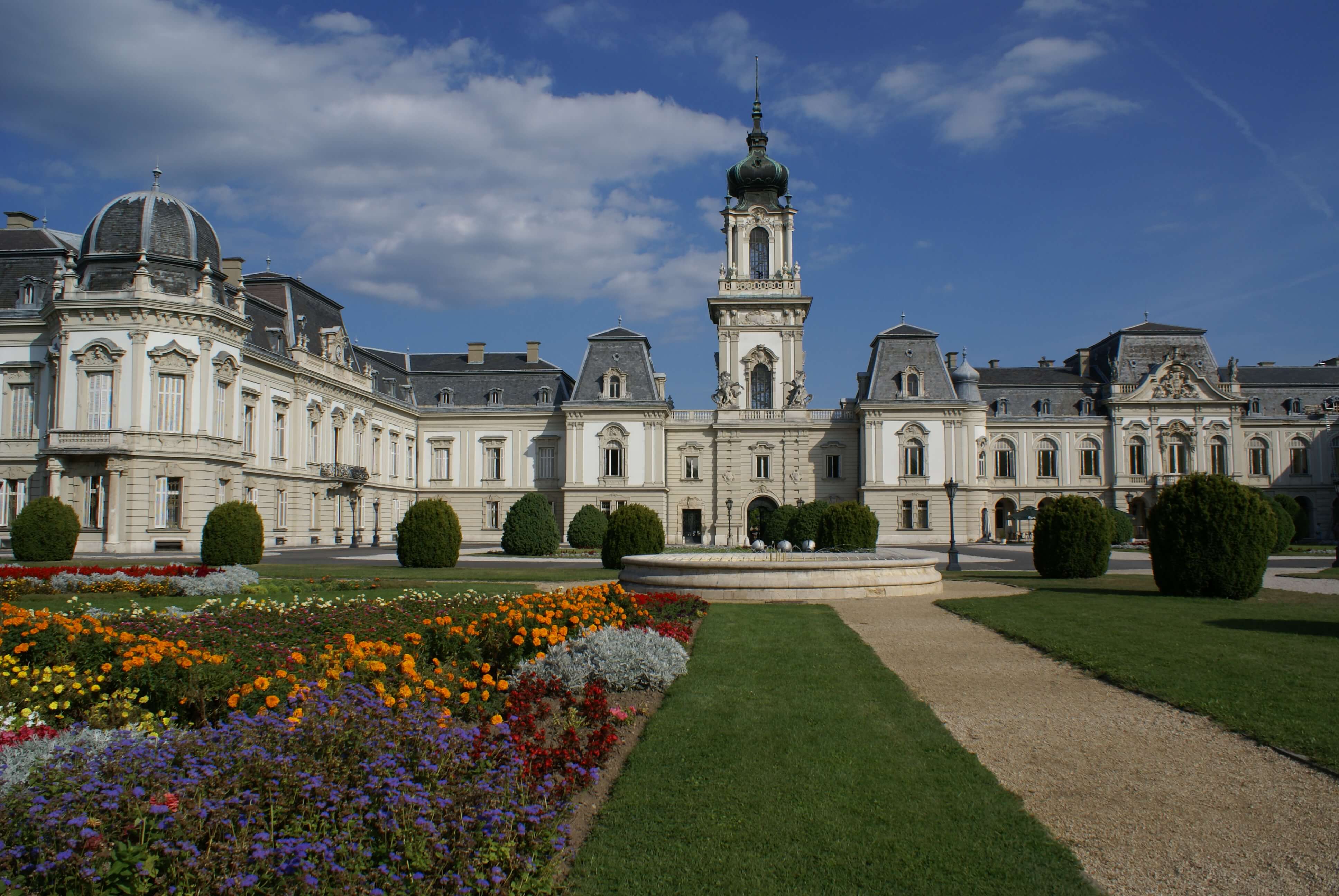 Traditional costumes at the Keszthely festival.