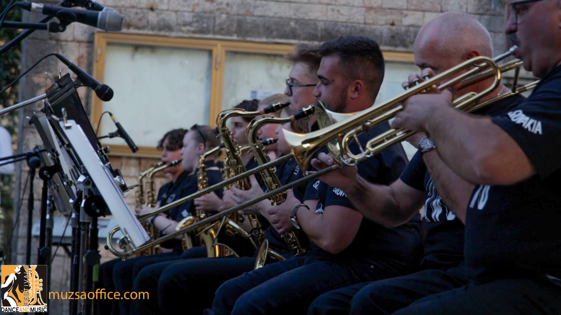 Musicians playing at the Montecatini festival.