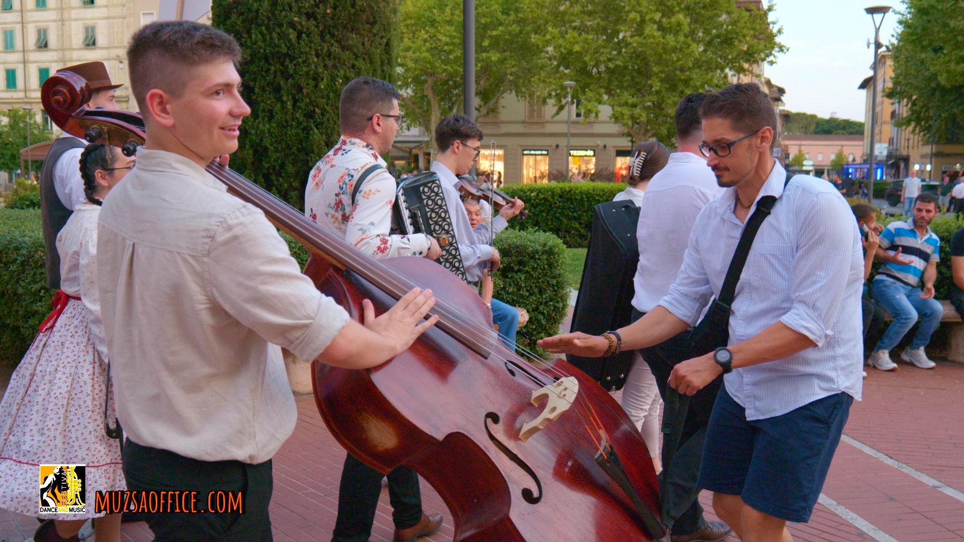Traditional costumes at the Montecatini festival.